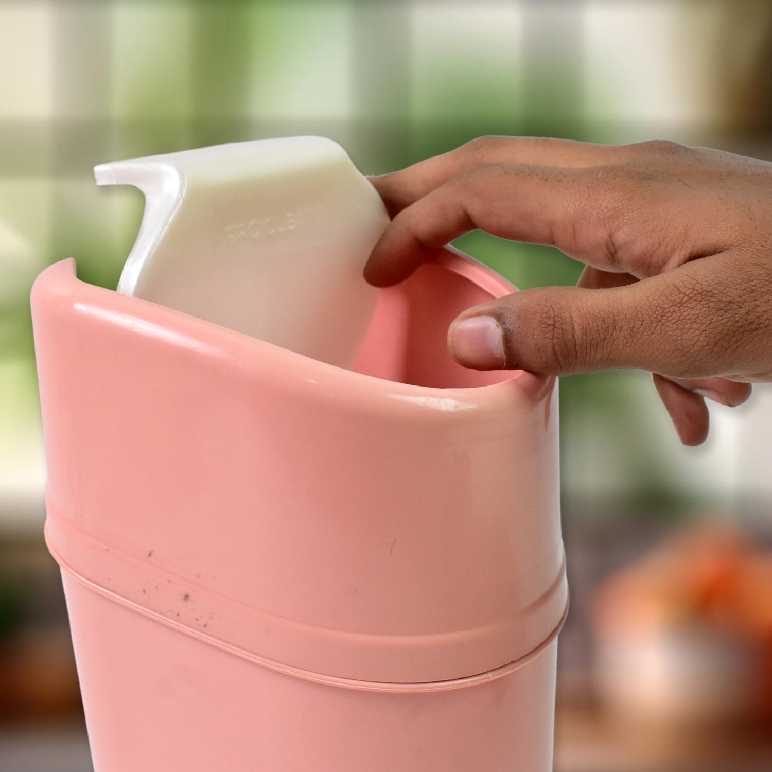 Mini Trash Can Dustbin Plastic Garbage Can With Lid (1 Pc) Mini Trash Can Dustbin Plastic Garbage Can With Lid (1 Pc)